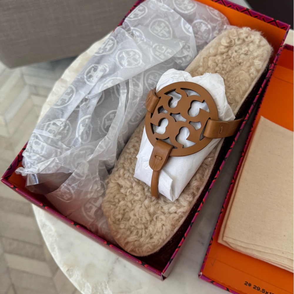 NWT Tory Burch Miller Cloud Shearling Sandals